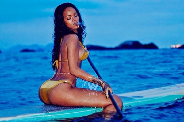 Rihanna Instagrames topless pics},{Rihanna Instagrames topless pics