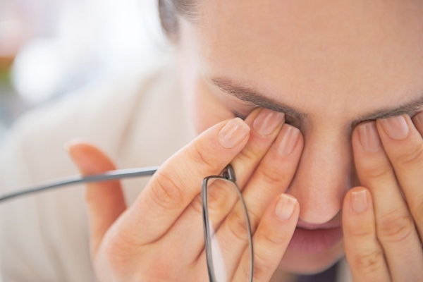Reduce your eye strain with these simple exercises},{Reduce your eye strain with these simple exercises