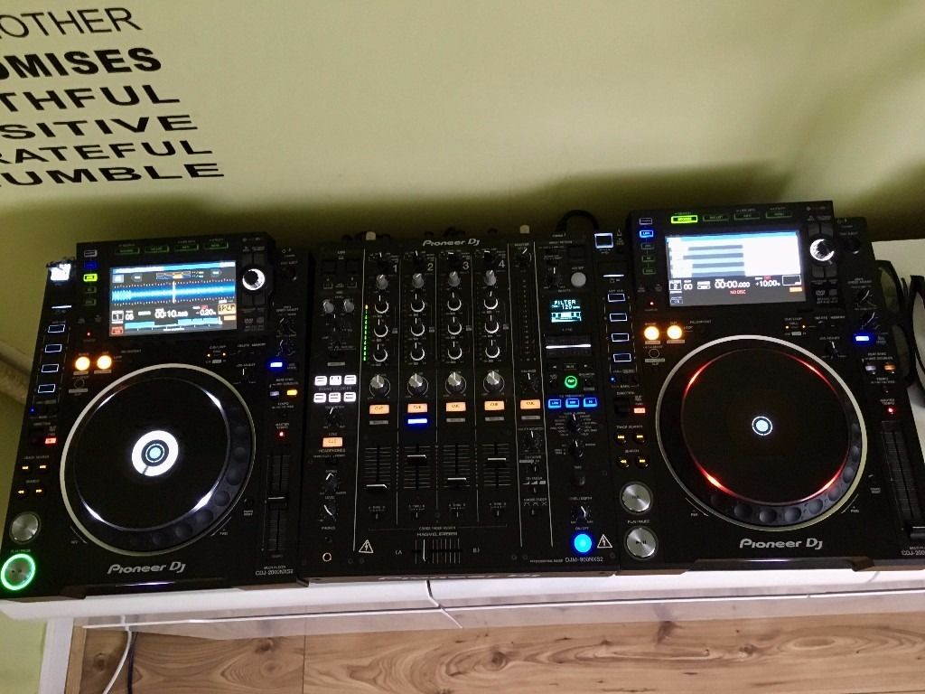 2x pioneer cdj-2000mk3 & 1x djm-2000 mixer