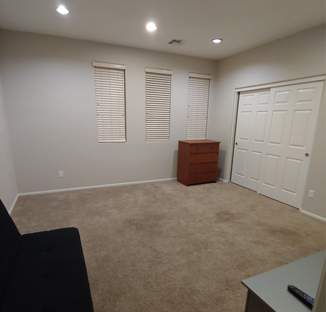 Extra large room 15x15, furnished, in a beautiful 