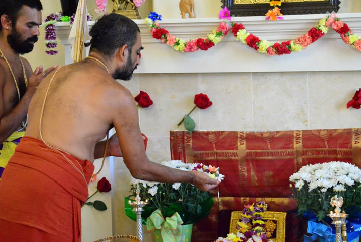 /media/k2/galleries/58132/Swamiji-Phoenix-Visit3