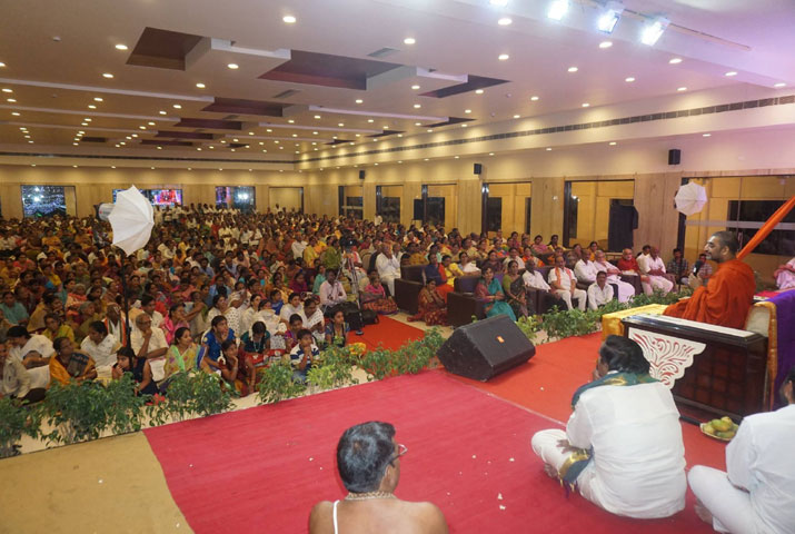 /media/k2/galleries/58132/Swamiji-Phoenix-Visit5