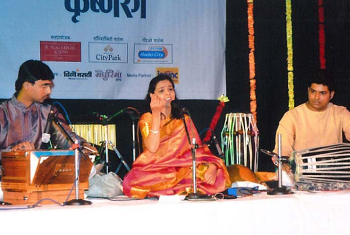 /media/k2/galleries/61822/Manjusha-Patil-Concert1