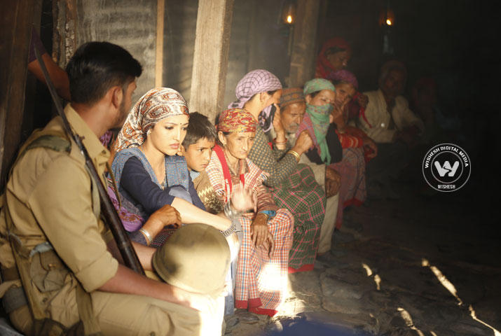 /media/k2/galleries/65303/Mehbooba-05