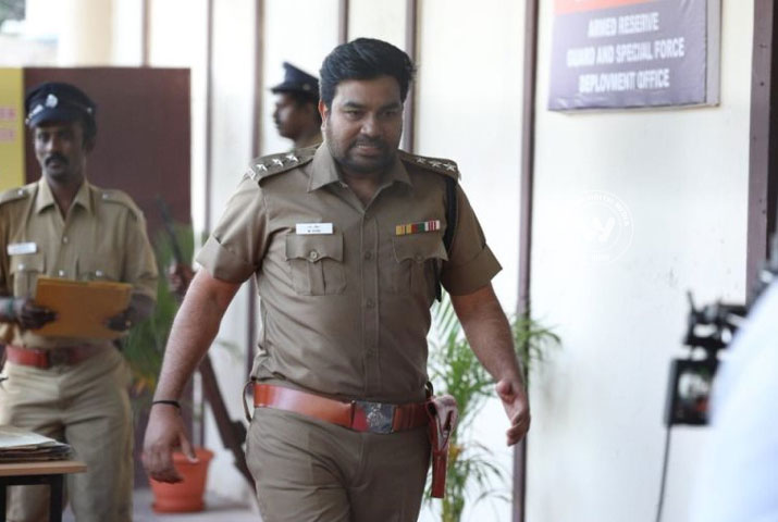 /media/k2/galleries/66693/Thamizh-Padam-2-S07