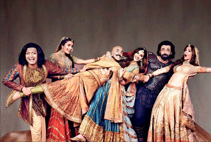 /media/k2/galleries/72701/Housefull-4-04