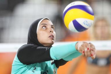 Hijab won&rsquo;t keep me from sport, says Egyptian beach player