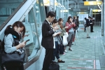 effects of excessive use of mobile phones, effects of excessive use of mobile phones, horns growing on human skulls due to excessive smartphone use, Smartphone addiction