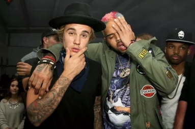 Justin Bieber Under Criticism for Supporting Rape Accused Chris Brown