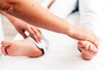 Swollen Feet disadvantages, Swollen Feet treatment, swollen feet a sign of congestive heart failure, Heart failure