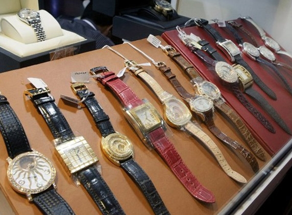 Mid East Watch & Jewellery Show opens in Sharjah...