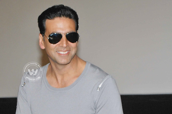 Akshay Kumar announces new film Rustom on 48th birthday},{Akshay Kumar announces new film Rustom on 48th birthday
