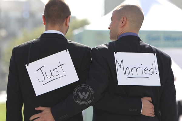 Arizona to pay $ 300,000 to prosecutors in gay marriage case},{Arizona to pay $ 300,000 to prosecutors in gay marriage case