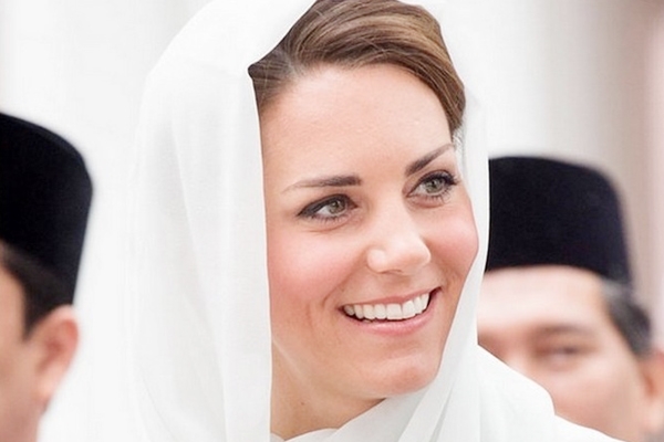 Six face trial in France over topless photos of British royal Kate!