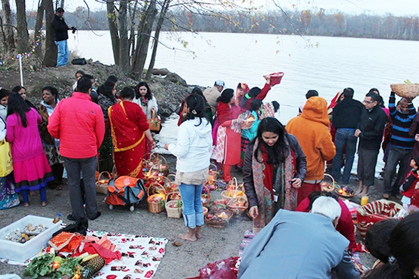 Over 600 Indian-Americans celebrate Chhath Puja in US!
