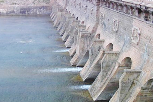 Cauvery Row: SC slams Karnataka, but modifies order on water release to TN!