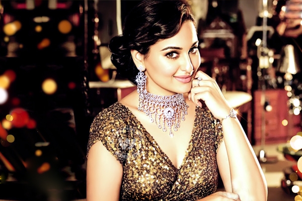 Sonakshi Sinha: Trains for Akira, Does Cameo in All Is Well, Sings in IIFA},{Sonakshi Sinha: Trains for Akira, Does Cameo in All Is Well, Sings in IIFA