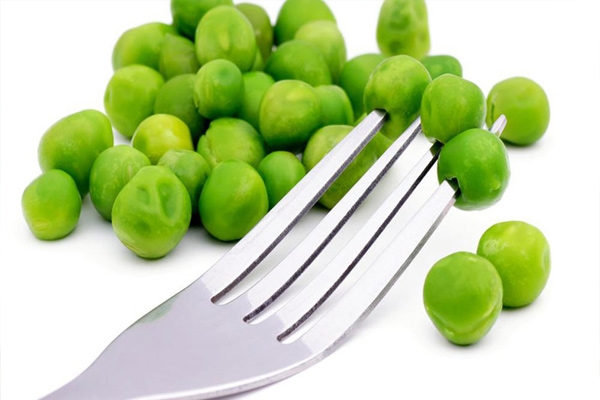 Newlywed offended by husband's table manners, seeks divorce